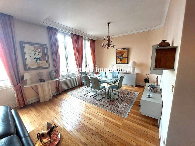 Appartement - 195 m² - 6 pièces