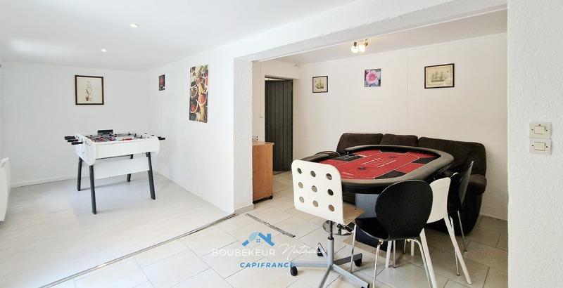 Maison - 252 m² - 8 pièces