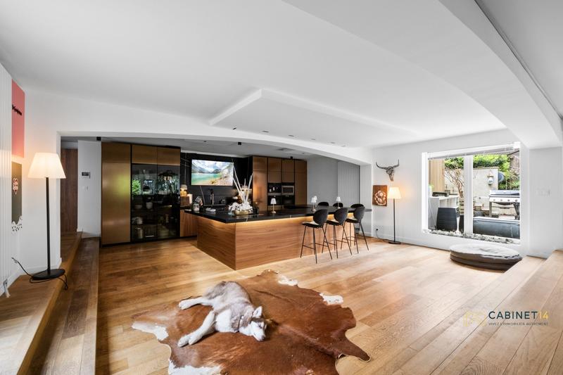 Villa - 720 m² - 10 pièces