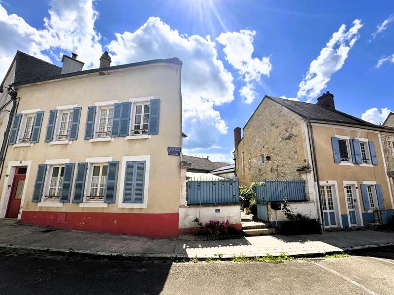 Maison - 280 m² - 10 pièces