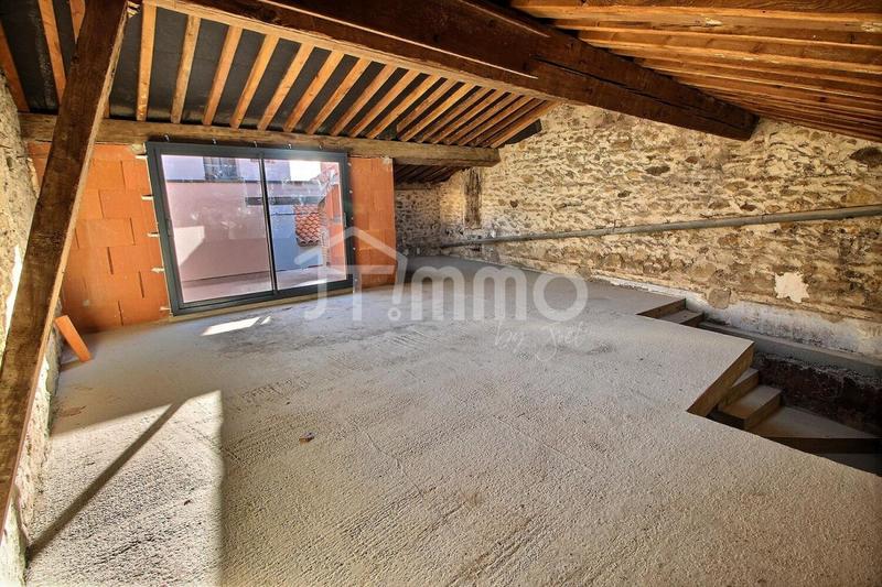 Maison de village - 90 m² - 3 pièces