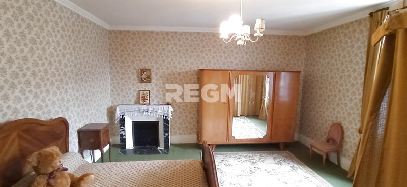 Propriété - 229 m² - 8 pièces