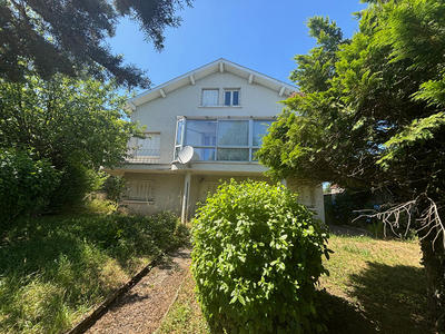 Maison - 197 m² - 8 pièces