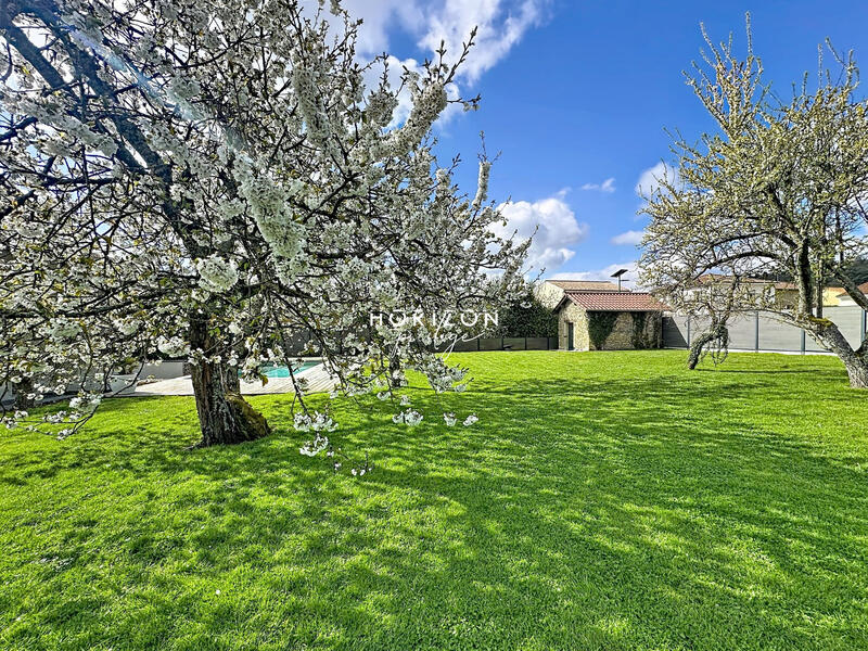 Maison ancienne - 270 m² - 11 pièces