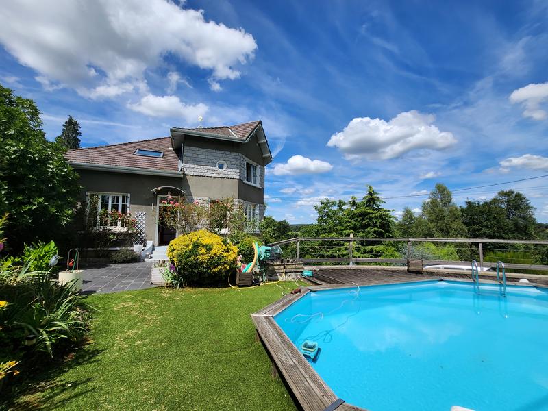 Maison - 150 m² - 8 pièces