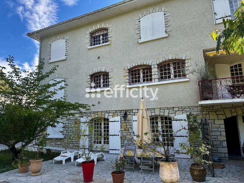 Villa - 330 m² - 7 pièces