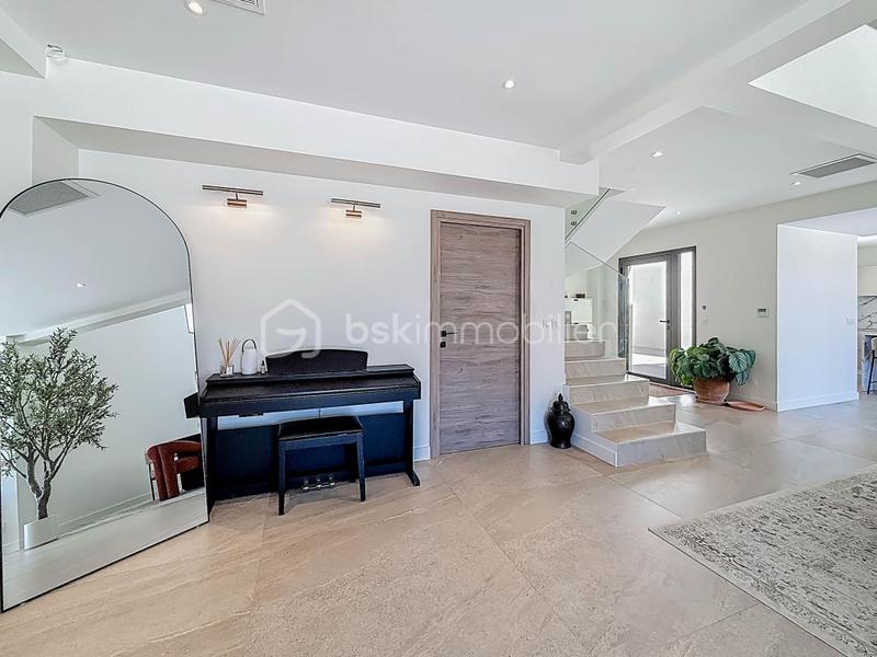 Maison - 346 m² - 8 pièces