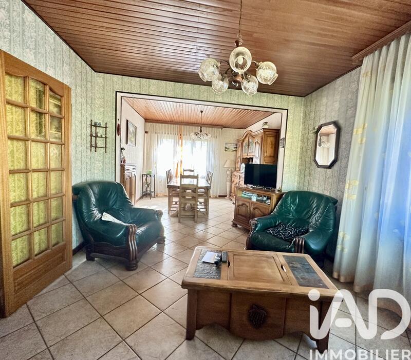 Maison - 93 m² - 5 pièces