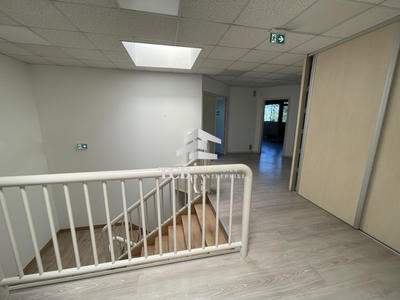 Bureau - 745 m²