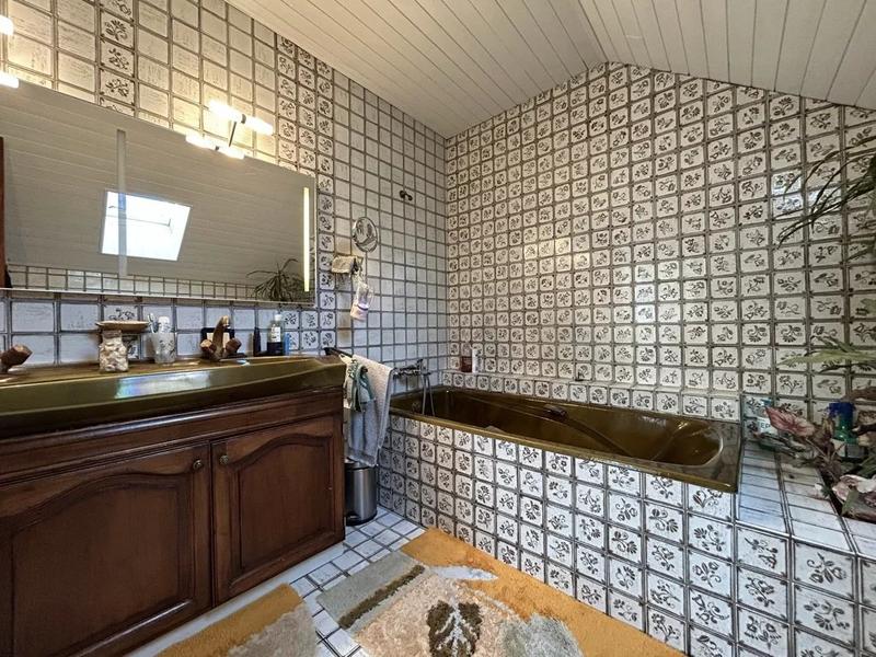 Maison - 204 m² - 6 pièces