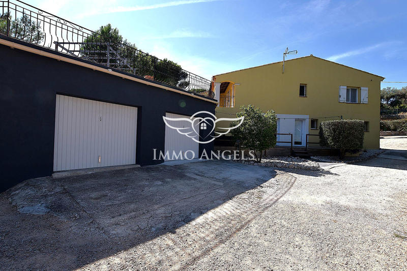 Villa - 206 m² - 9 pièces