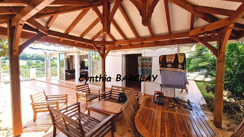 Maison - 180 m² - 6 pièces