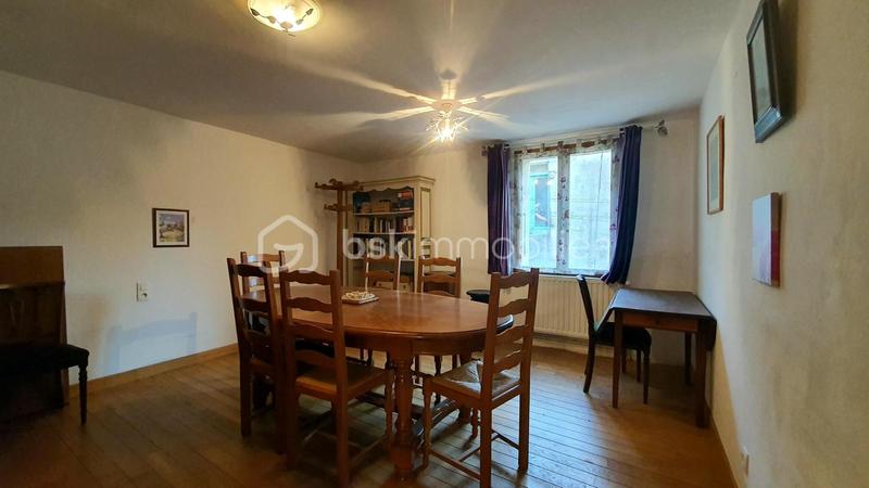 Maison en pierre - 204 m² - 9 pièces