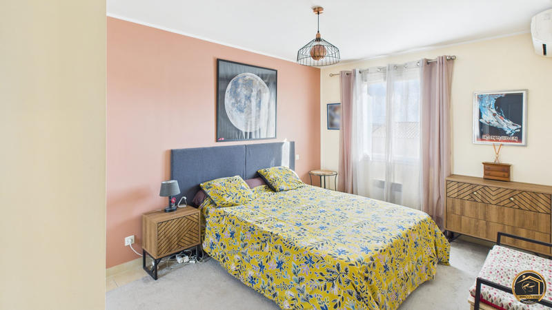 Maison traditionnelle - 100 m² - 5 pièces