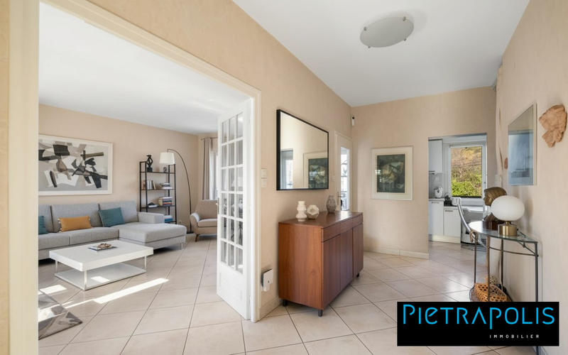 Maison - 210 m² - 5 pièces