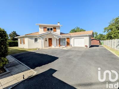 Maison - 121 m² - 4 pièces