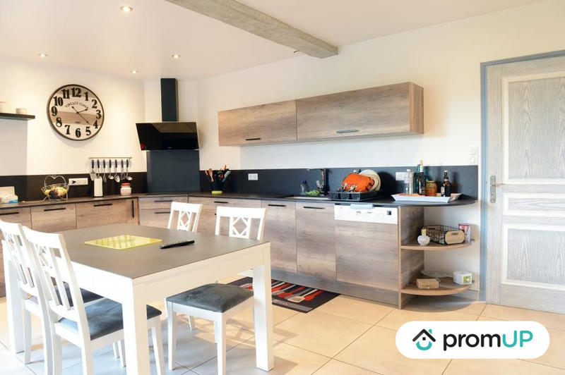 Maison - 276 m² - 8 pièces