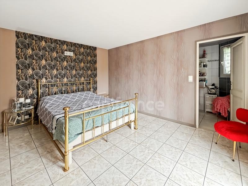 Pavillon - 146 m² - 6 pièces