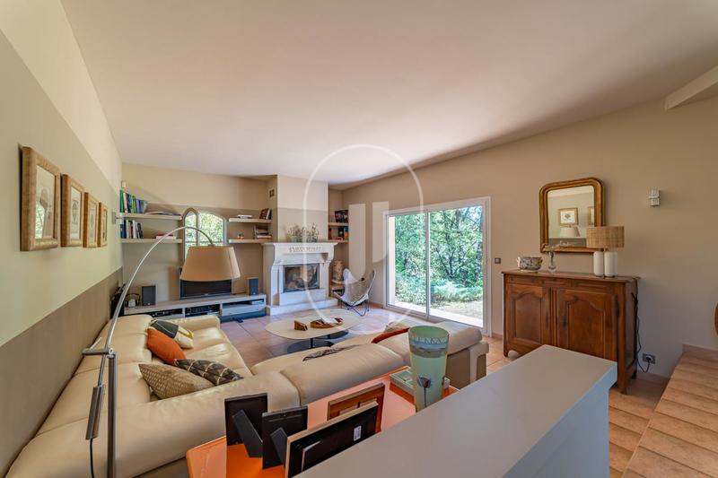 Maison - 217 m² - 7 pièces