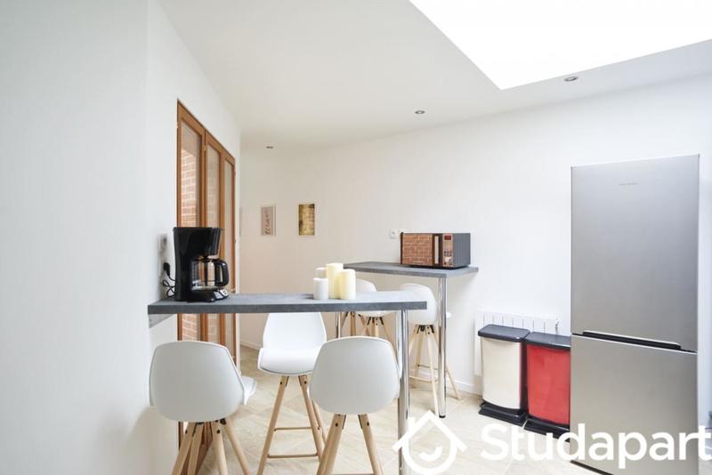 Chambre - 13 m² - 1 pièce