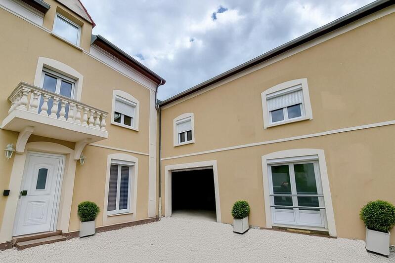 Maison - 178 m² - 8 pièces