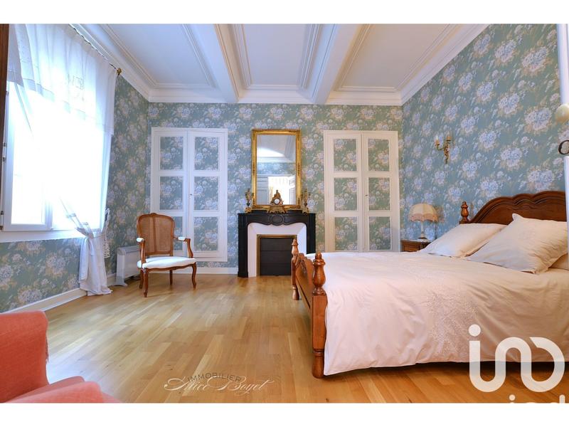 Maison - 273 m² - 8 pièces