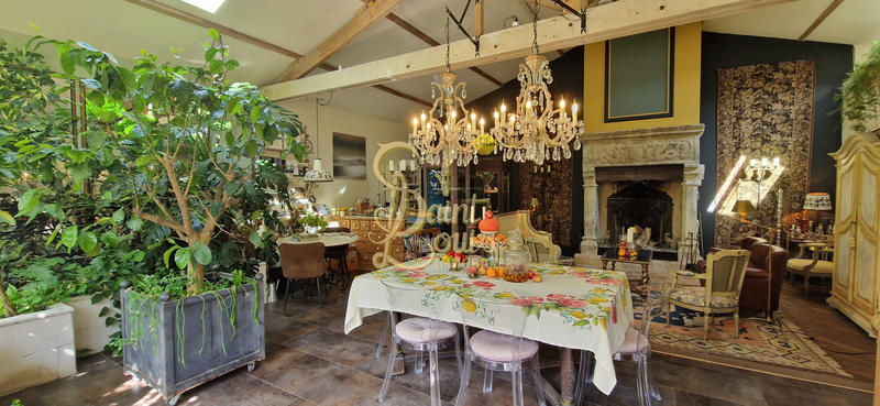 Maison - 208 m² - 7 pièces