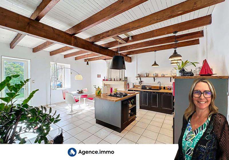 Maison - 234 m² - 8 pièces