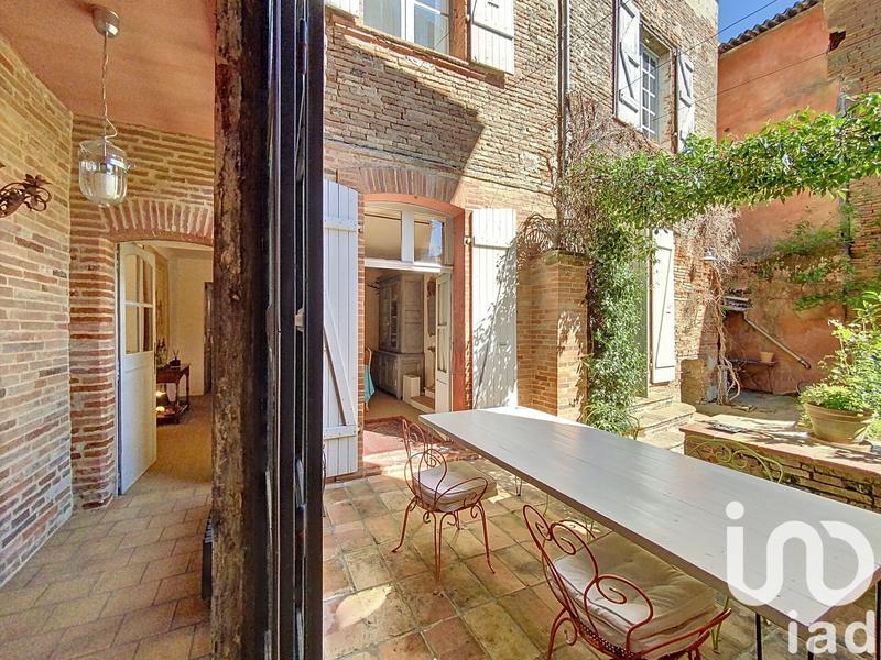 Maison - 393 m² - 10 pièces