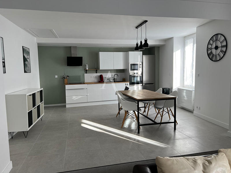 Appartement - 122 m² - 6 pièces