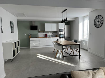 Appartement - 122 m² - 6 pièces