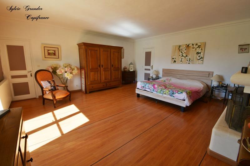 Mas - 455 m² - 15 pièces