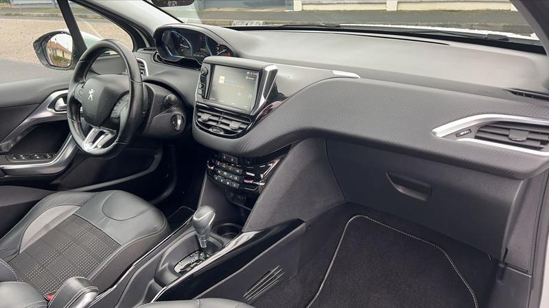 Peugeot 2008 1.2 PureTech 110 Eat6 Allure