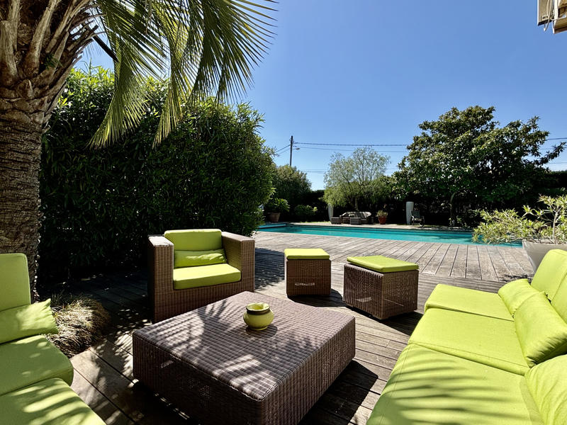 Villa - 282 m² - 8 pièces