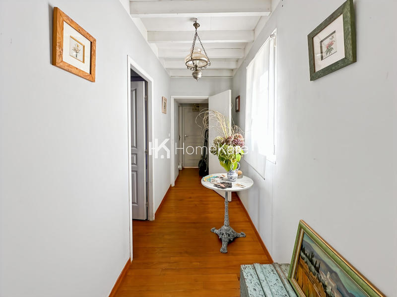 Maison - 300 m² - 9 pièces