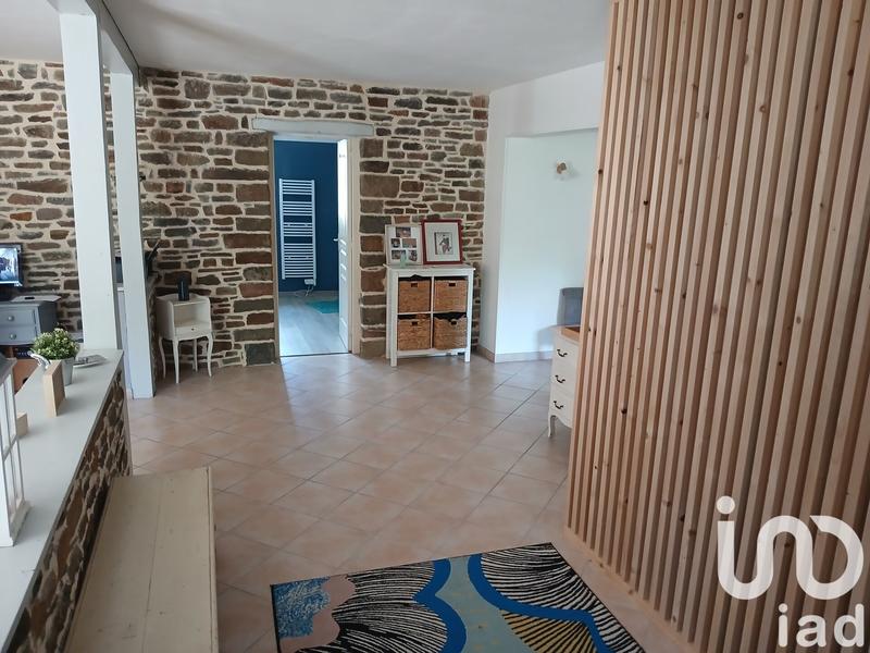 Maison - 240 m² - 9 pièces