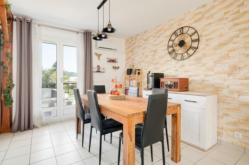 Maison - 92 m² - 4 pièces