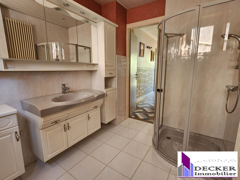 Maison - 239 m² - 10 pièces