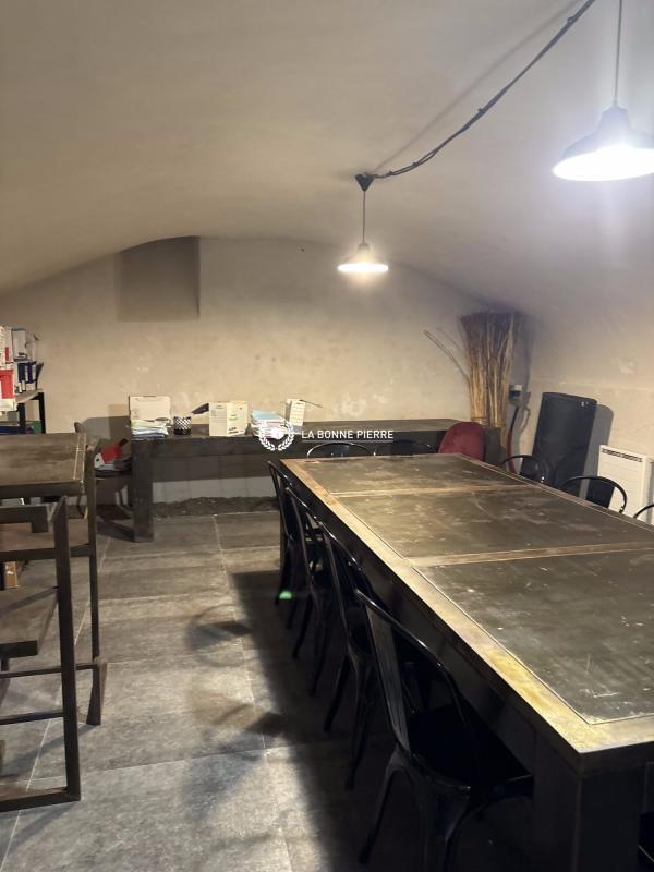 Local commercial - 272 m²