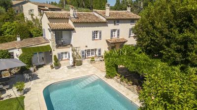 Maison - 179 m² - 7 pièces