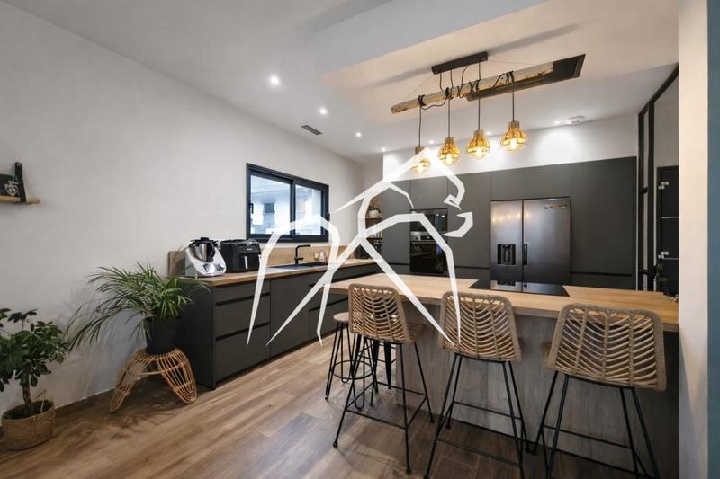 Maison ancienne - 190 m² - 6 pièces