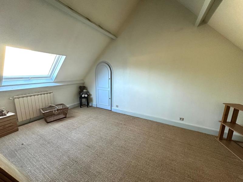 Maison - 250 m² - 10 pièces