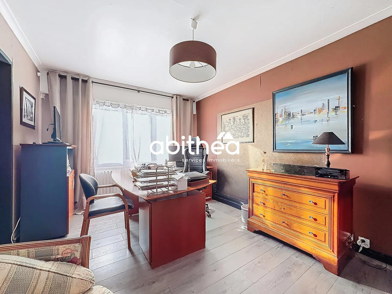 Maison - 233 m² - 7 pièces