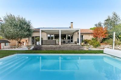 Maison - 211 m² - 5 pièces