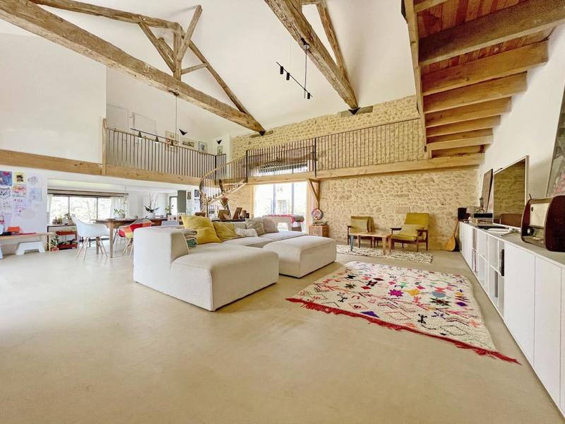 Maison en pierre - 228 m² - 8 pièces
