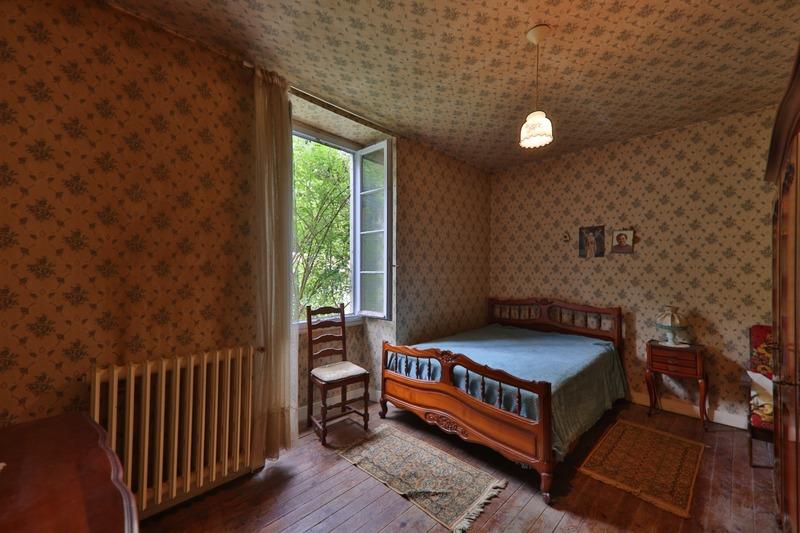 Maison - 230 m² - 9 pièces