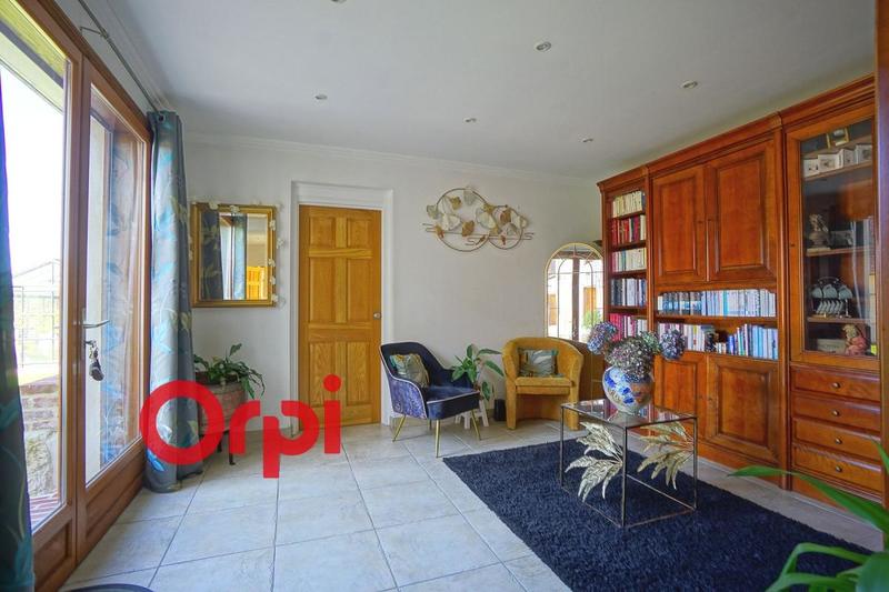 Maison - 252 m² - 9 pièces