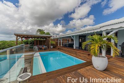 Villa - 271 m² - 8 pièces