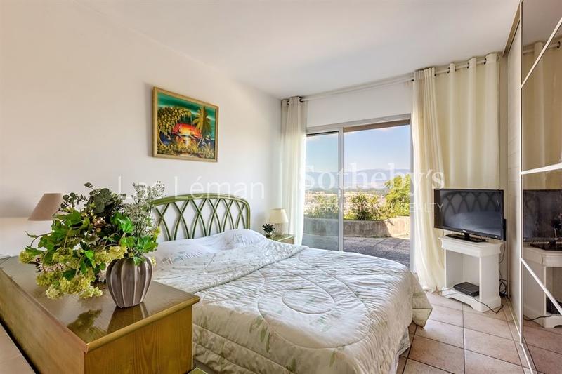 Maison - 246 m² - 6 pièces