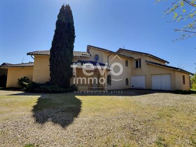 Maison - 223 m² - 8 pièces